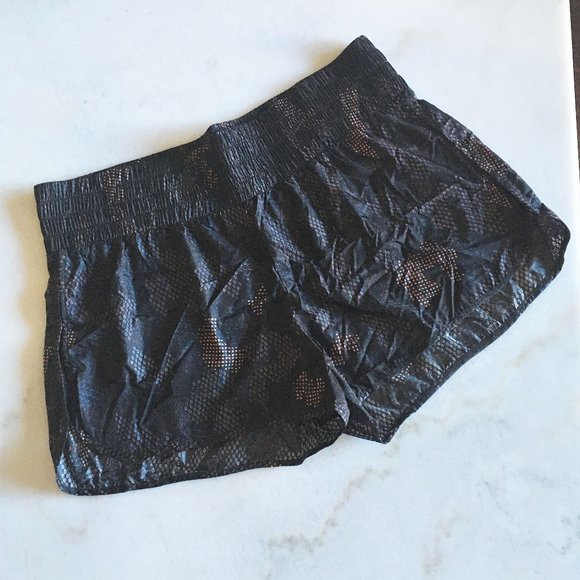 ποΈββοΈ Theory Hye Cylinder Black Print Workout Shorts β L - Picture 4 of 7
